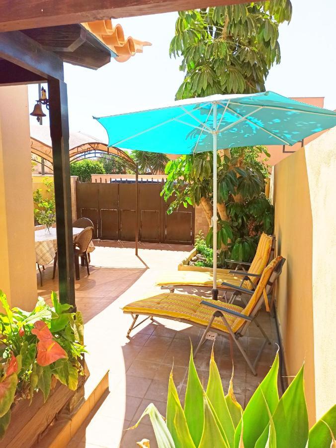 ארונה Remarkable 2-Bed House In Arona מראה חיצוני תמונה
