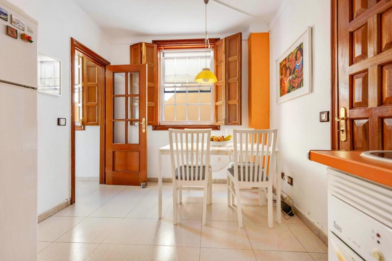 ארונה Remarkable 2-Bed House In Arona מראה חיצוני תמונה