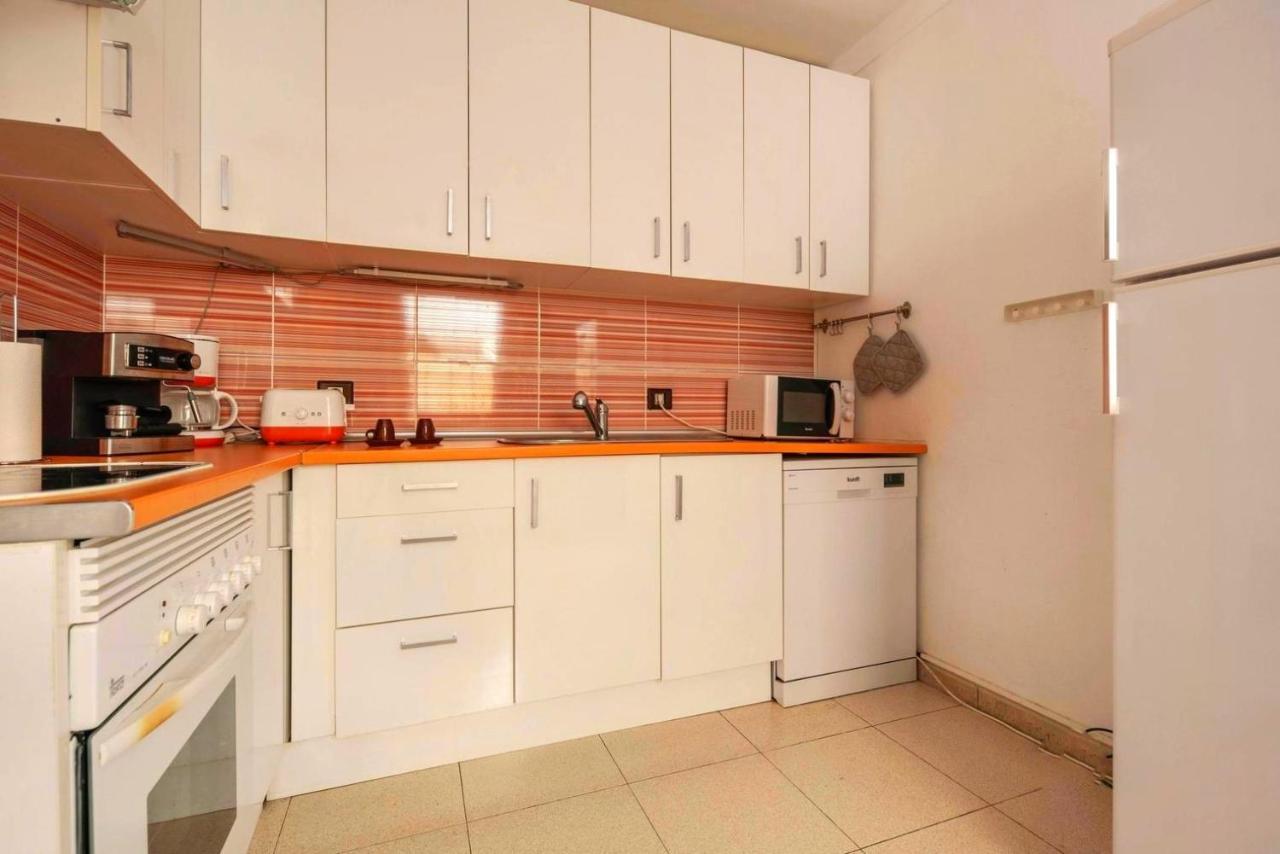 ארונה Remarkable 2-Bed House In Arona מראה חיצוני תמונה