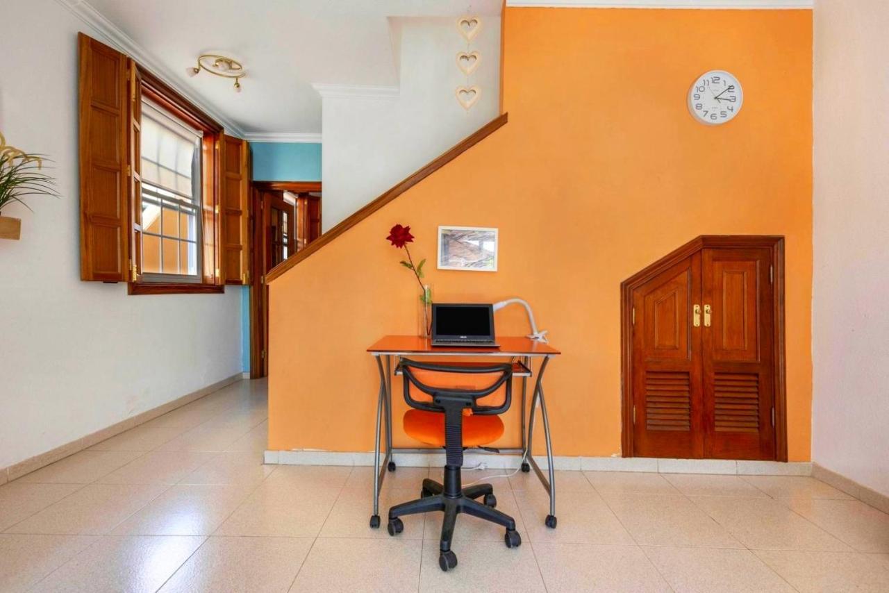 ארונה Remarkable 2-Bed House In Arona מראה חיצוני תמונה
