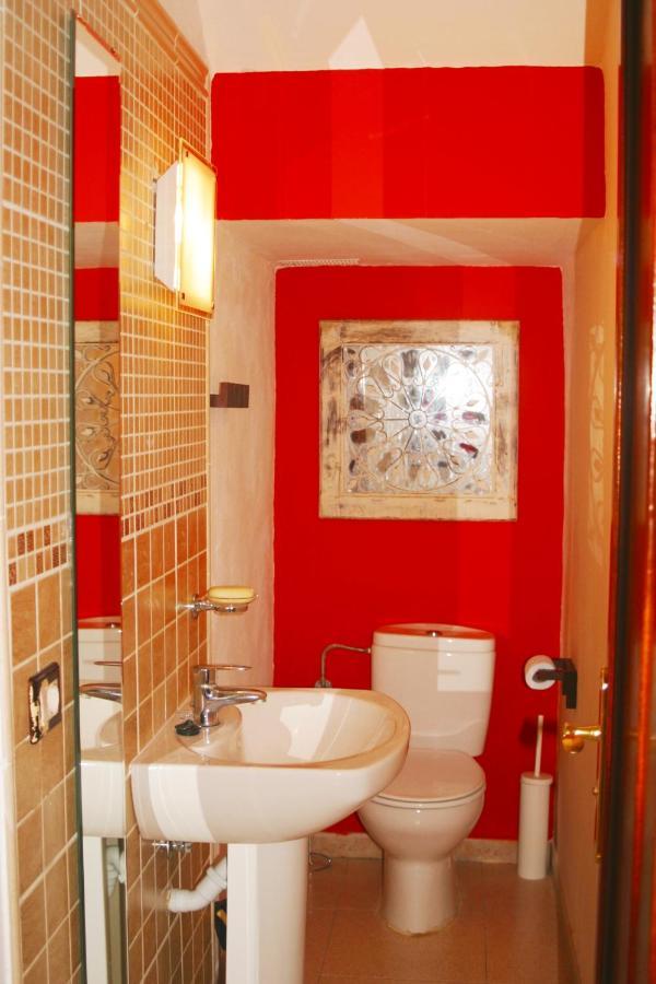 ארונה Remarkable 2-Bed House In Arona מראה חיצוני תמונה