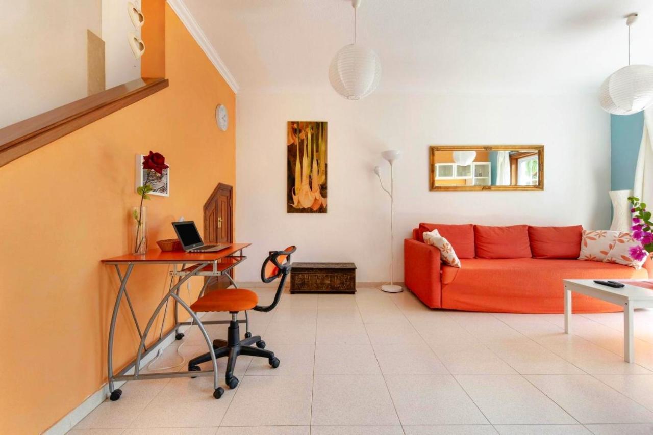 ארונה Remarkable 2-Bed House In Arona מראה חיצוני תמונה
